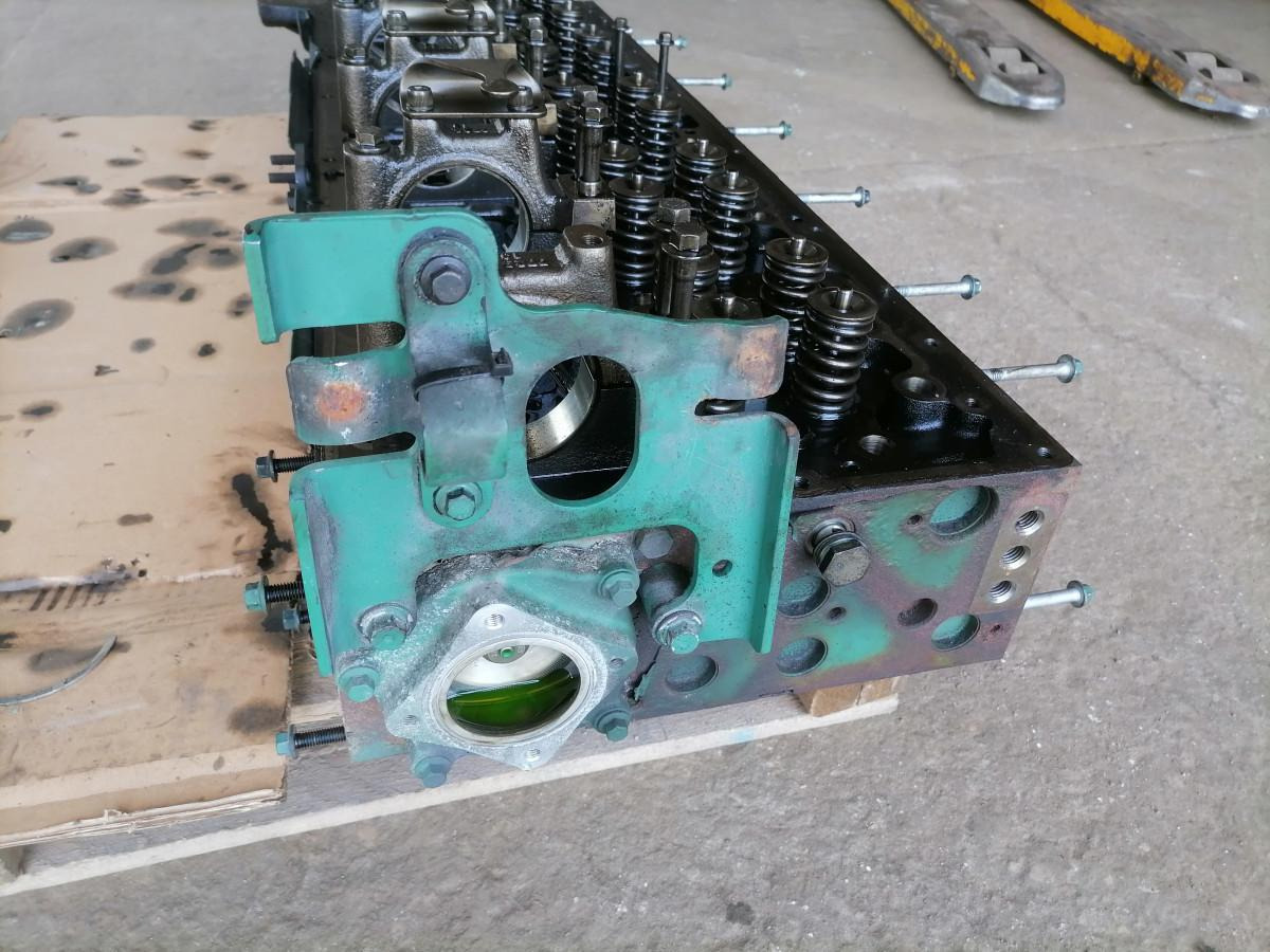Volvo Cylinder head 21754367 - Cabezal de bloque para Camión: foto 3 Volvo Cylinder head 21754367 - Cabezal de bloque para Camión: foto 3