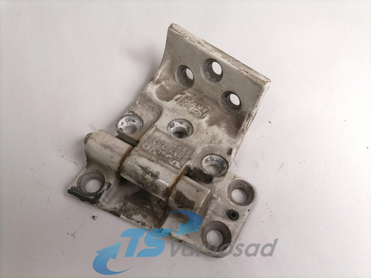 Volvo Door hinge 20372038 - Puerta y piezas para Camión: foto 1 Volvo Door hinge 20372038 - Puerta y piezas para Camión: foto 1