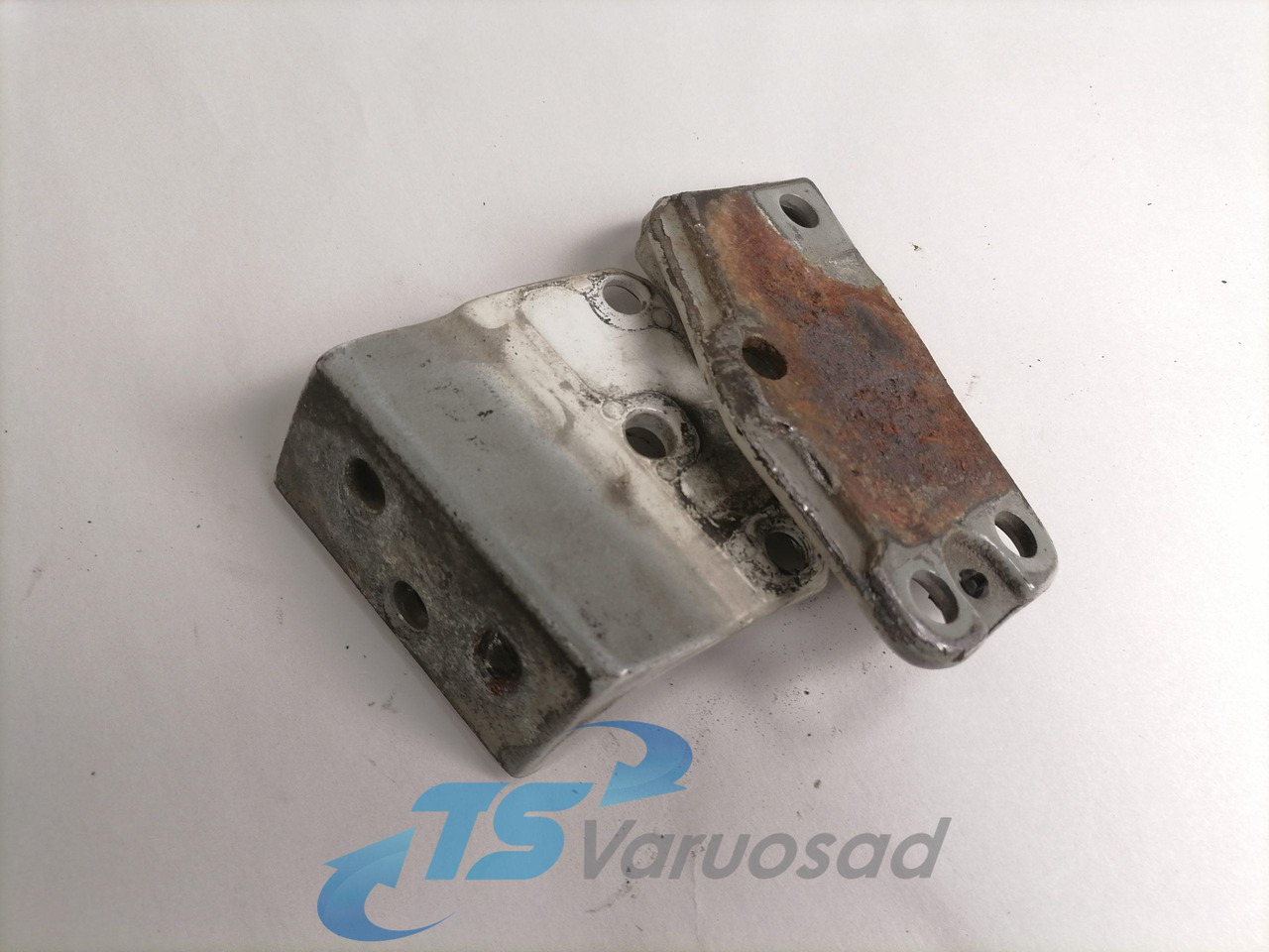 Volvo Door hinge 20372038 - Puerta y piezas para Camión: foto 4 Volvo Door hinge 20372038 - Puerta y piezas para Camión: foto 4