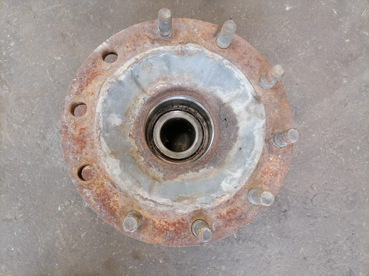Volvo First wheel hub 1026659 - Cubo para Camión: foto 5 Volvo First wheel hub 1026659 - Cubo para Camión: foto 5