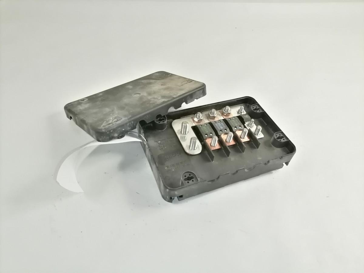 Volvo Fuse box 20512928 - Fusible para Camión: foto 2 Volvo Fuse box 20512928 - Fusible para Camión: foto 2