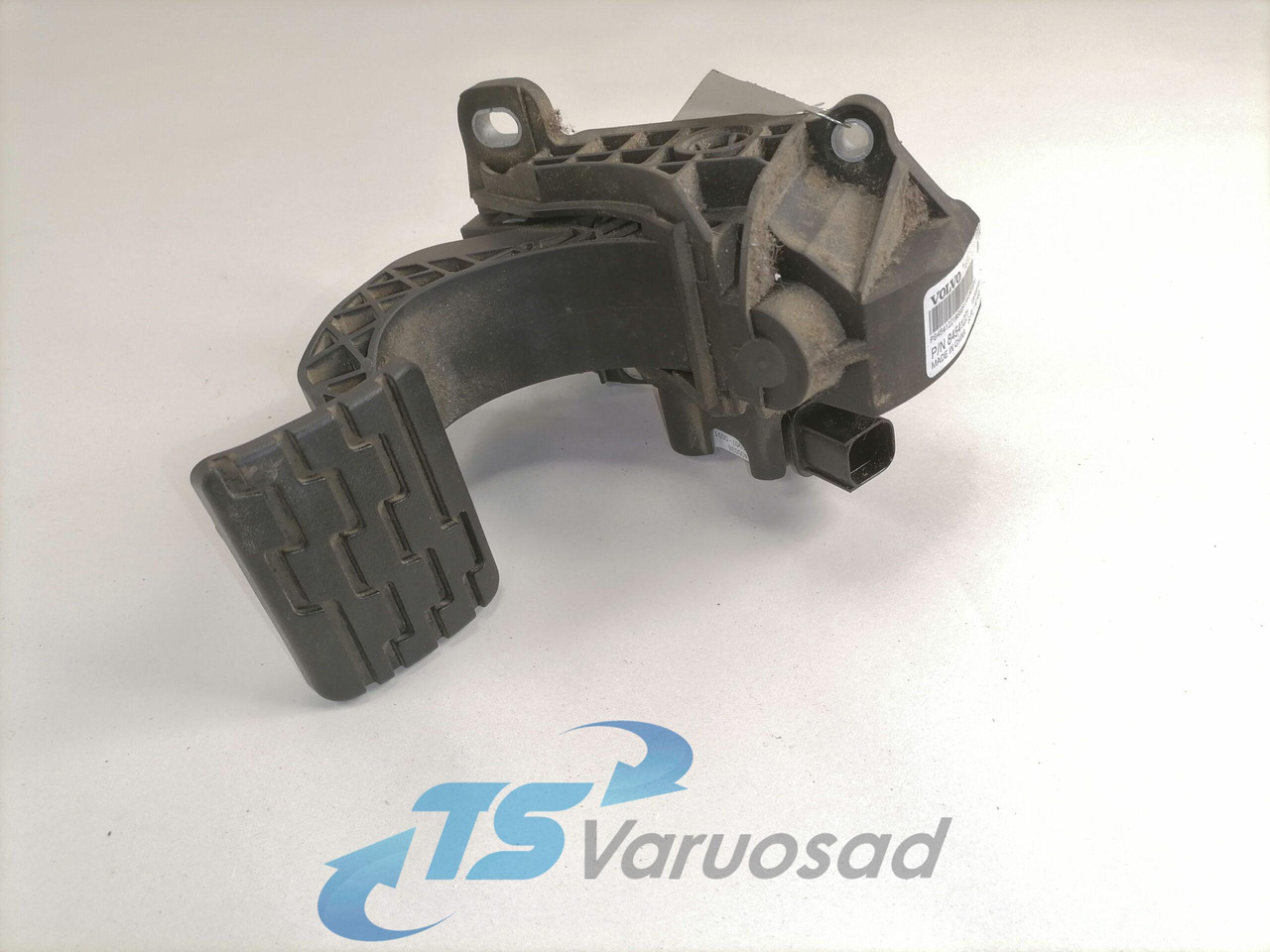 Volvo Gaasipedaal reostaadiga 84541221 - Sistema de combustible para Camión: foto 1 Volvo Gaasipedaal reostaadiga 84541221 - Sistema de combustible para Camión: foto 1