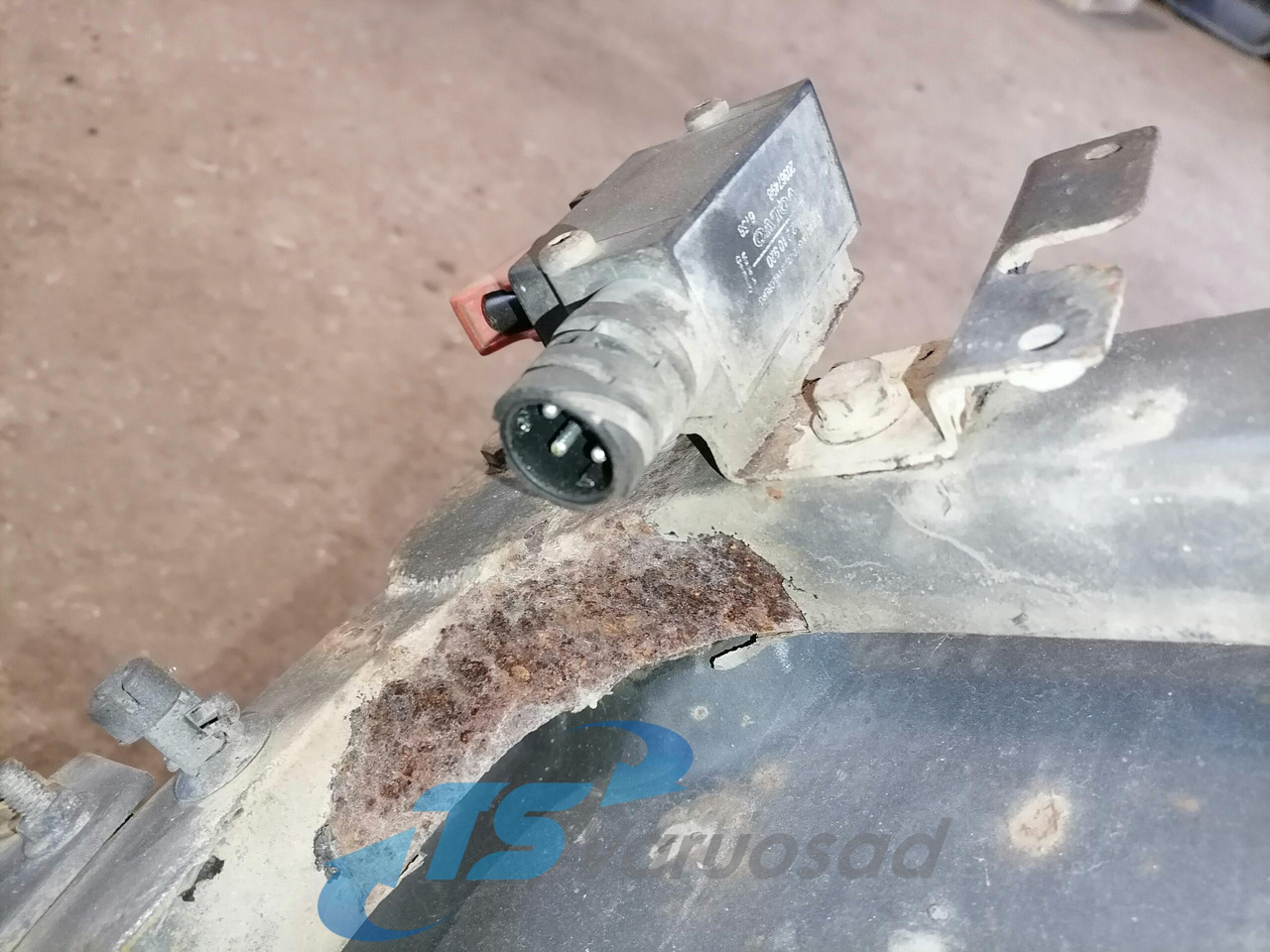 Volvo Poritiib 20453900 - Pieza universal para Camión: foto 4 Volvo Poritiib 20453900 - Pieza universal para Camión: foto 4