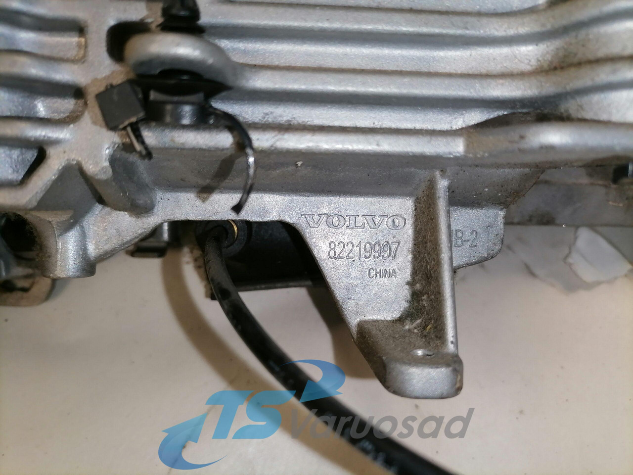 Volvo Roolisammas 82630789 - Columna de dirección para Camión: foto 4 Volvo Roolisammas 82630789 - Columna de dirección para Camión: foto 4