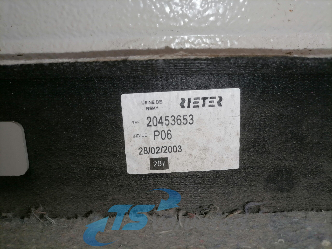 Volvo Salongi polster 20453653 - Pieza universal para Camión: foto 3 Volvo Salongi polster 20453653 - Pieza universal para Camión: foto 3