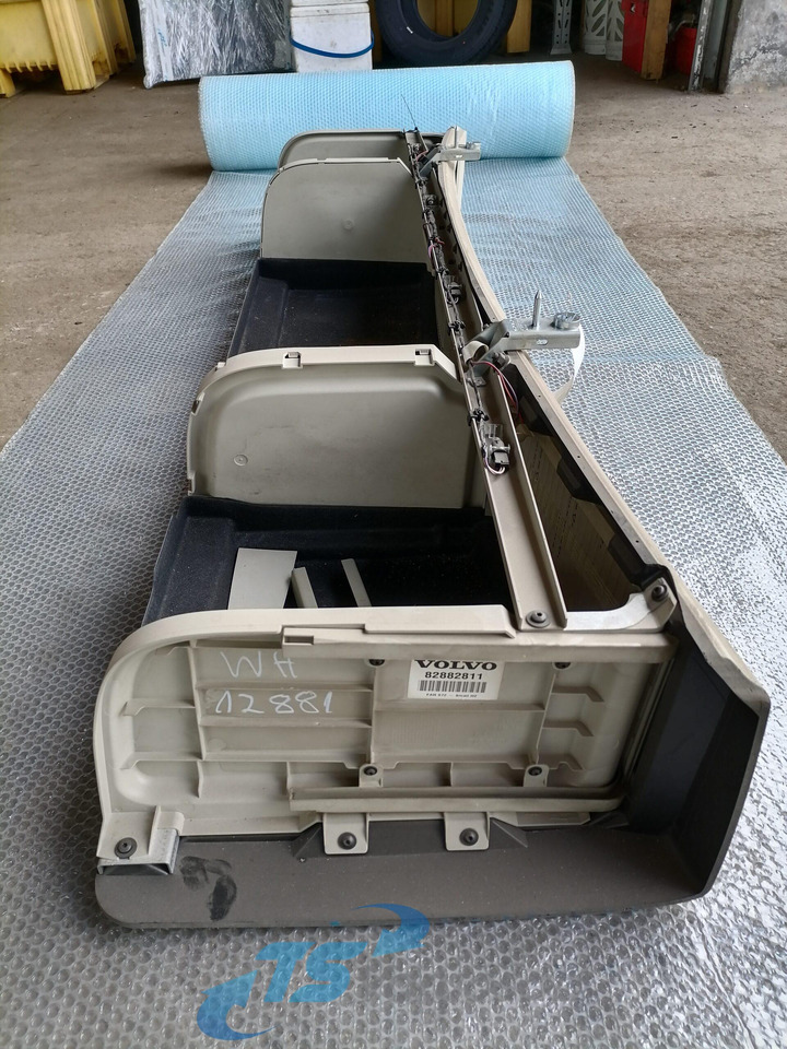 Pieza universal para Camión Volvo Salongi ülemine panipaik 82882811: foto 6