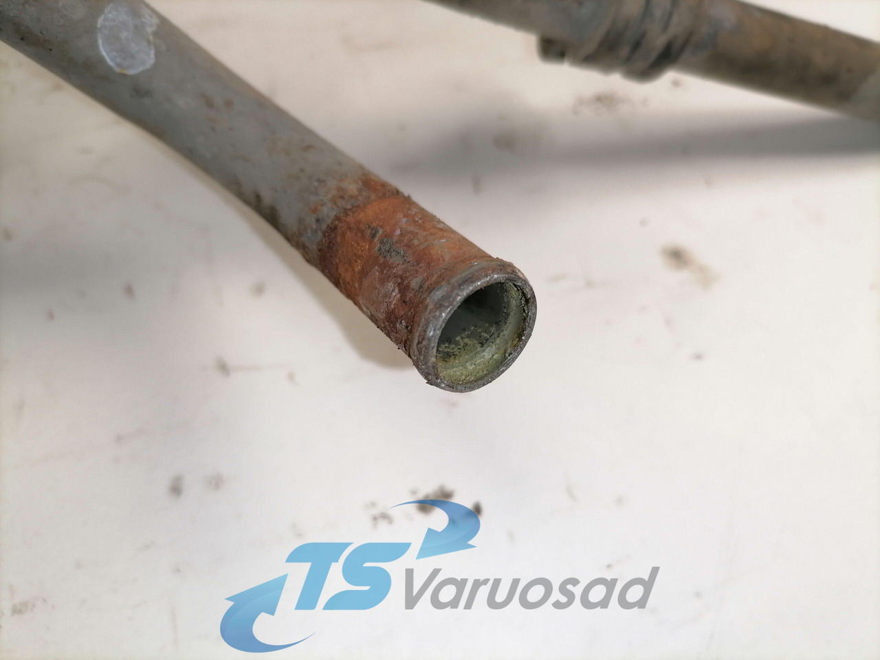 Volvo Salongisoojendus torud 21924629 - Calefacción/ Ventilación para Camión: foto 2 Volvo Salongisoojendus torud 21924629 - Calefacción/ Ventilación para Camión: foto 2