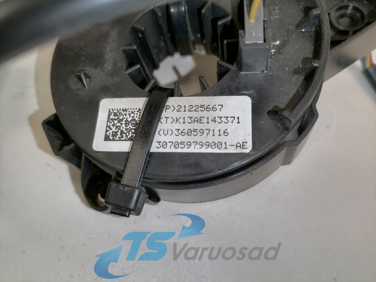 Volvo Steering cable 21225667 - Dirección para Camión: foto 2 Volvo Steering cable 21225667 - Dirección para Camión: foto 2