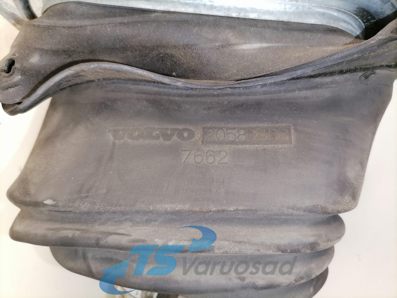 Volvo Steering column 82397847 - Dirección para Camión: foto 2 Volvo Steering column 82397847 - Dirección para Camión: foto 2