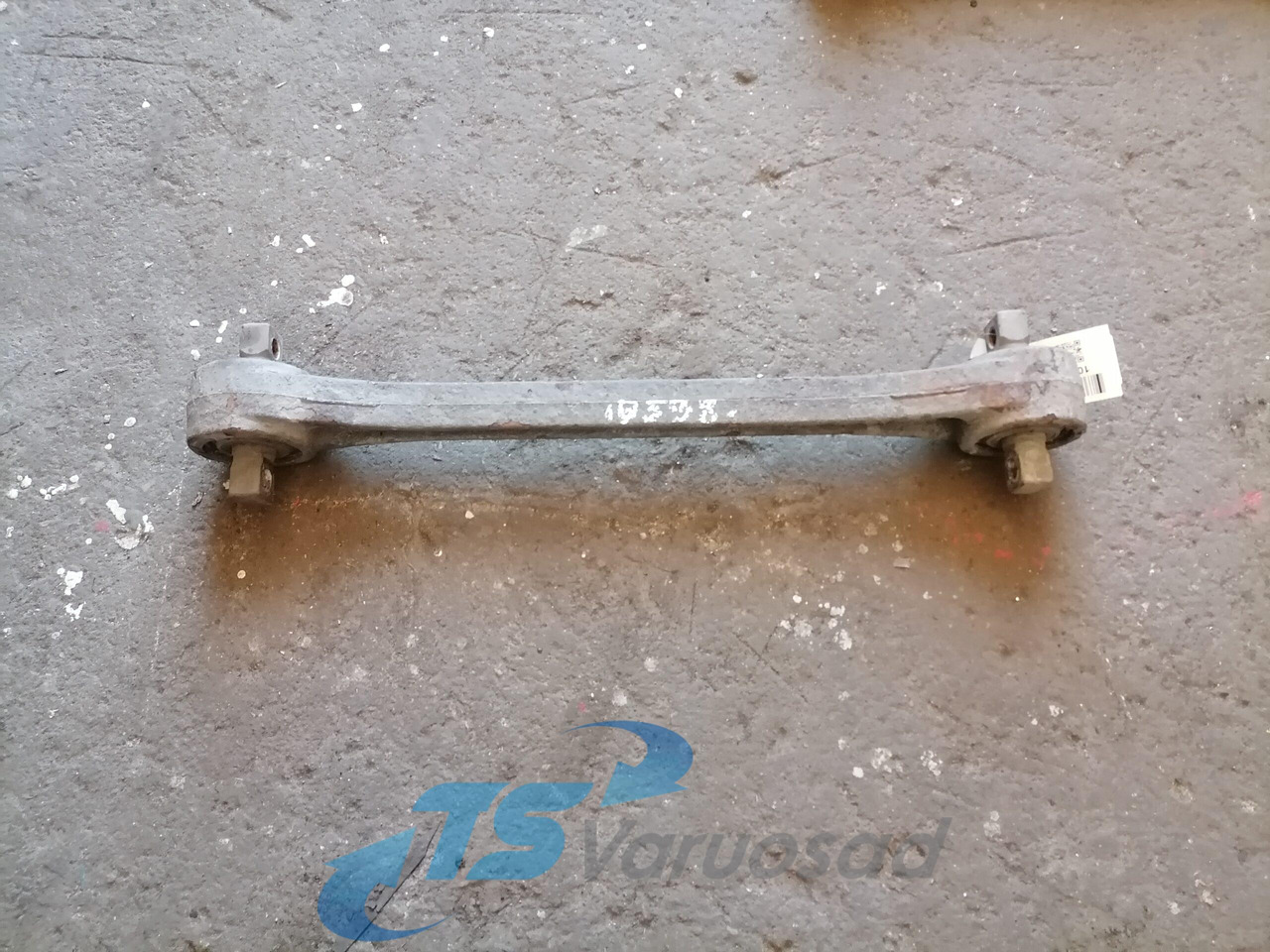Volvo Torque rod 21196798 - Eje y piezas para Camión: foto 1 Volvo Torque rod 21196798 - Eje y piezas para Camión: foto 1