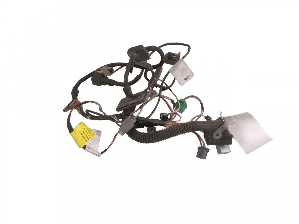 Volvo Ukse juhtmestik 22529475 - Puerta y piezas para Camión: foto 1 Volvo Ukse juhtmestik 22529475 - Puerta y piezas para Camión: foto 1