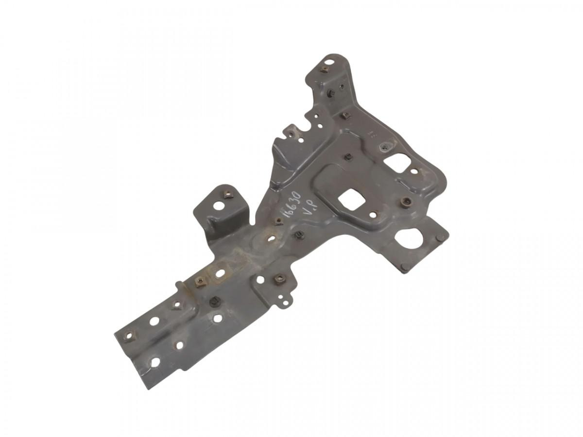 Volvo light bracket 84228539 - Luz/ Iluminación para Camión: foto 1 Volvo light bracket 84228539 - Luz/ Iluminación para Camión: foto 1
