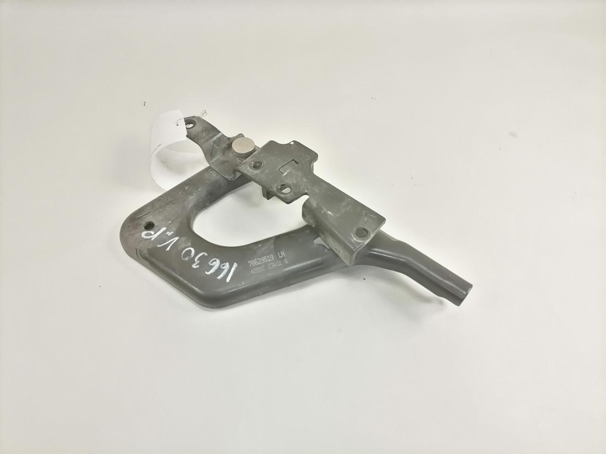 Volvo lower grille carrier hinge 78629519 - Parrilla para Camión: foto 2 Volvo lower grille carrier hinge 78629519 - Parrilla para Camión: foto 2