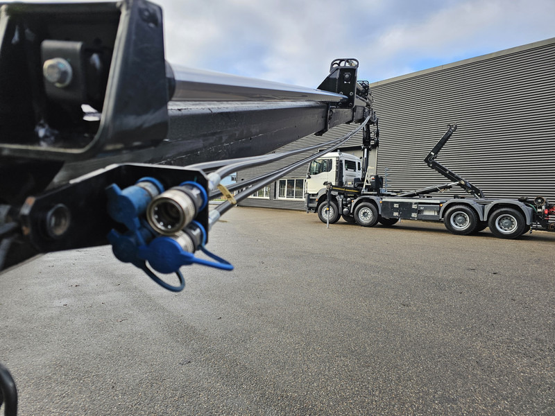 MAN TGS 35.470 8X4 BB / HIAB CRANE + HOOKLIFT - Camión grúa: foto 5 MAN TGS 35.470 8X4 BB / HIAB CRANE + HOOKLIFT - Camión grúa: foto 5
