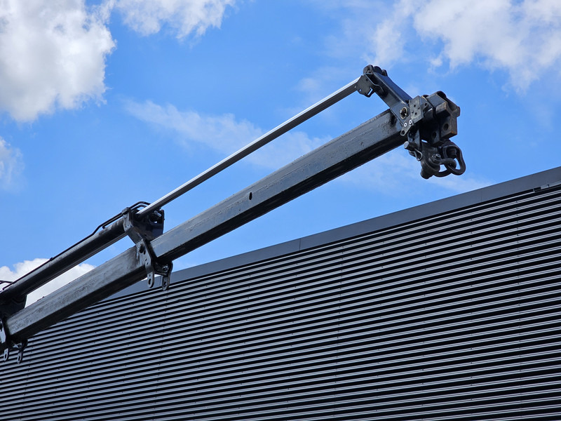 MAN TGX 35.480 8x4-4 / HMF 85 t/m + JIB / WINCH - Camión grúa: foto 4 MAN TGX 35.480 8x4-4 / HMF 85 t/m + JIB / WINCH - Camión grúa: foto 4
