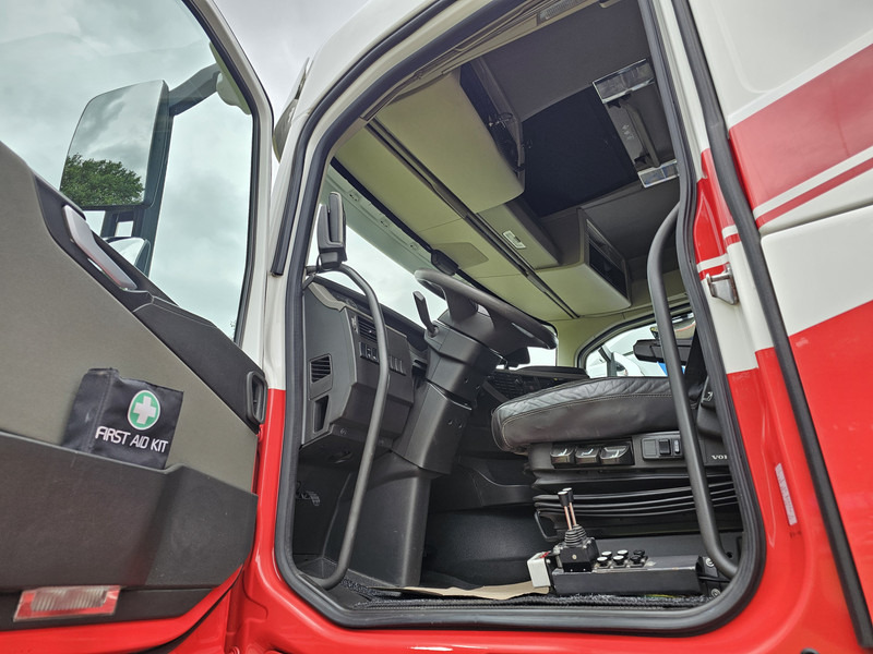 Camión multibasculante Volvo FH 500 8x4*4 / 30T HOOKLIFT: foto 12