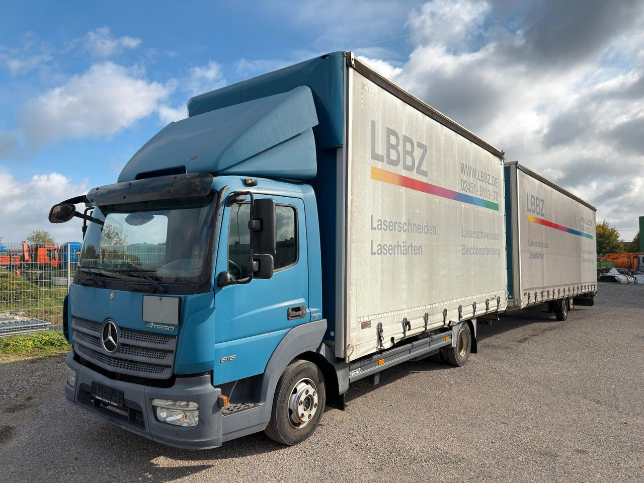 Mercedes-Benz 818 4X2 Pritsche & Plane & Tang Pritsche & Plane Mercedes-Benz 818 4X2 Pritsche & Plane & Tang Pritsche & Plane - Furgoneta con lona: foto 1 Mercedes-Benz 818 4X2 Pritsche & Plane & Tang Pritsche & Plane Mercedes-Benz 818 4X2 Pritsche & Plane & Tang Pritsche & Plane - Furgoneta con lona: foto 1