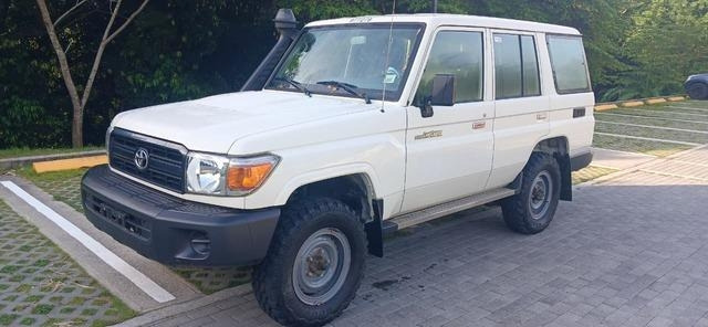 Toyota Land Cruiser 76 - Coche: foto 1 Toyota Land Cruiser 76 - Coche: foto 1