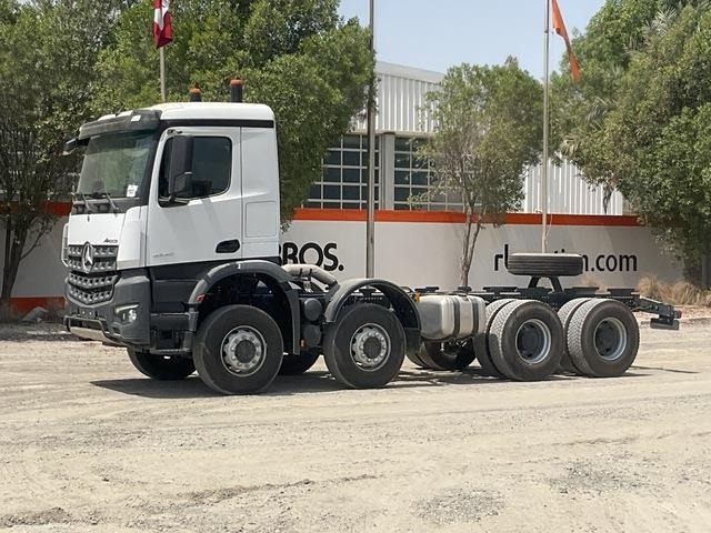 Mercedes-Benz Arocs 4240 - Camión chasis: foto 1 Mercedes-Benz Arocs 4240 - Camión chasis: foto 1