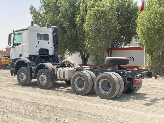 Mercedes-Benz Arocs 4240 - Camión chasis: foto 2 Mercedes-Benz Arocs 4240 - Camión chasis: foto 2