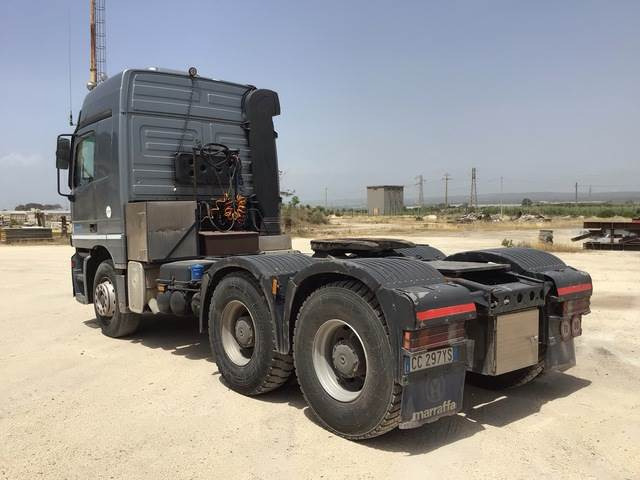 Mercedes-Benz Actros 3353S - Cabeza tractora: foto 2 Mercedes-Benz Actros 3353S - Cabeza tractora: foto 2