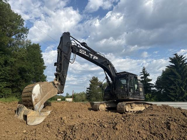 Hitachi ZX225USLC-6 - Excavadora de cadenas: foto 2 Hitachi ZX225USLC-6 - Excavadora de cadenas: foto 2