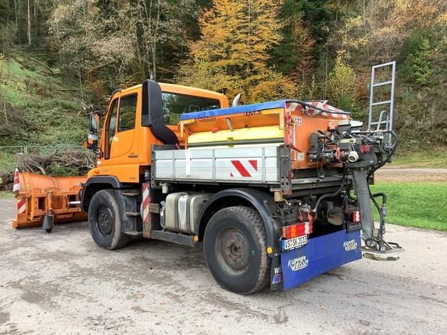 MB Trac Unimog U300 - Máquina quitanieve: foto 3 MB Trac Unimog U300 - Máquina quitanieve: foto 3