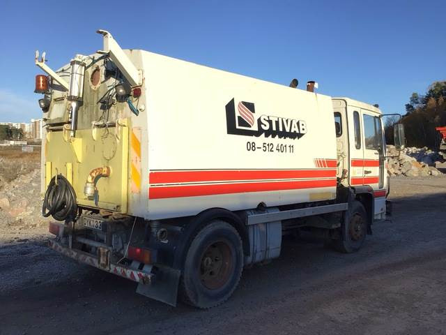 Volvo FL611 - Barredora vial: foto 3 Volvo FL611 - Barredora vial: foto 3