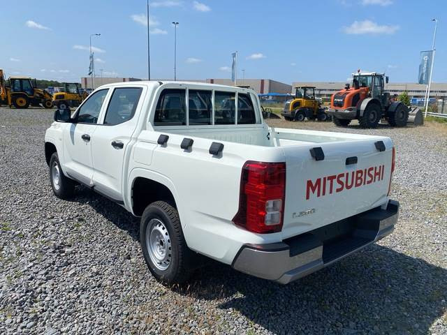 Mitsubishi L200 - Furgoneta: foto 2 Mitsubishi L200 - Furgoneta: foto 2
