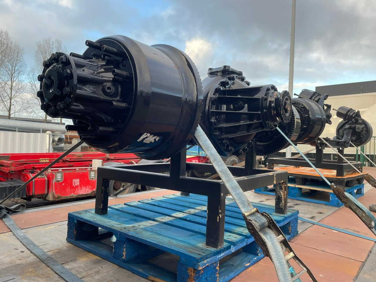 DAF vooras + achteras aandrijfas voor DAF 85/95 vrachtwagen  - Eje y piezas para Camión: foto 2 DAF vooras + achteras aandrijfas voor DAF 85/95 vrachtwagen  - Eje y piezas para Camión: foto 2