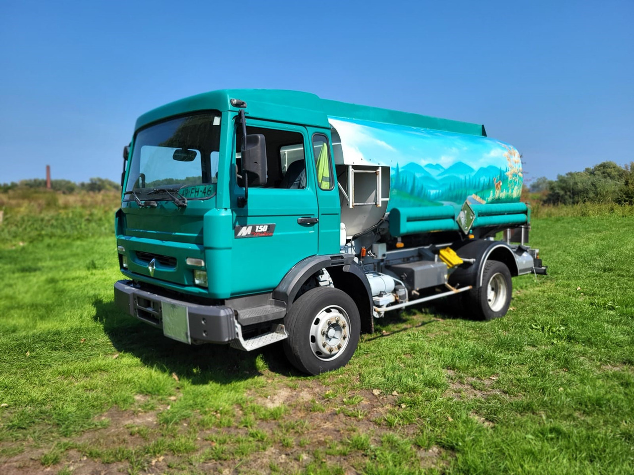 Renault Midliner 150 - Camión cisterna: foto 1 Renault Midliner 150 - Camión cisterna: foto 1