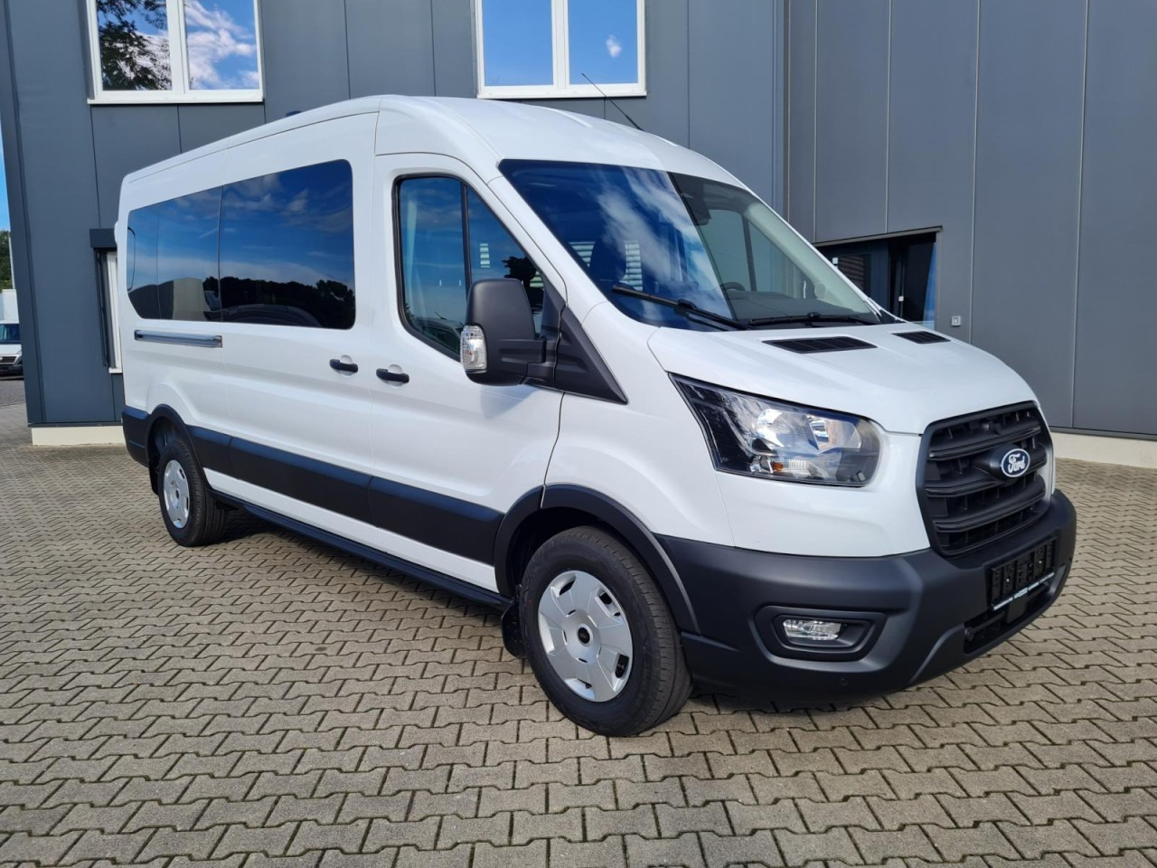 Ford Transit 350 Kombi TDCi L3 Trend 9 Sitzer AUTOMATIK - Furgoneta combi: foto 3 Ford Transit 350 Kombi TDCi L3 Trend 9 Sitzer AUTOMATIK - Furgoneta combi: foto 3