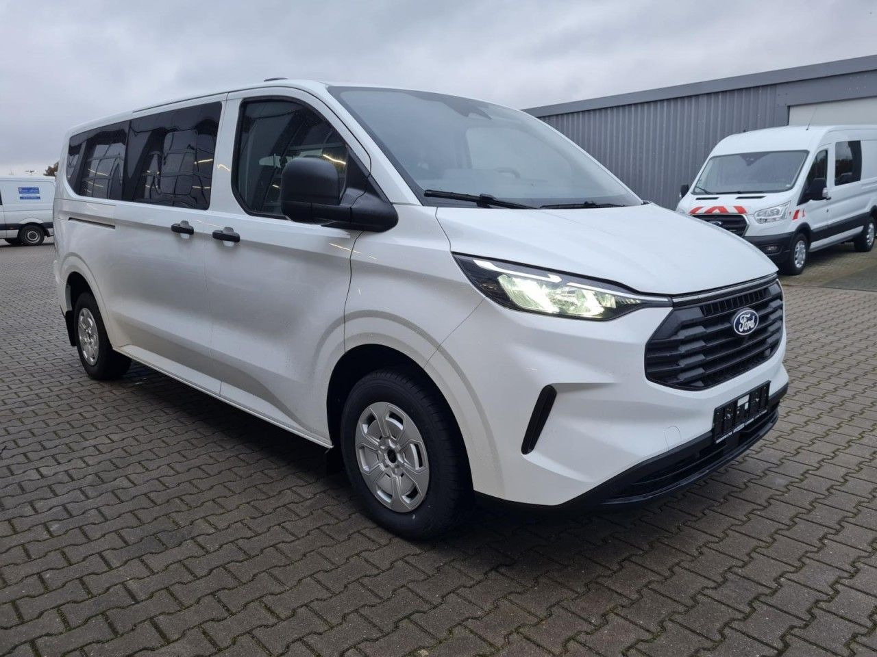 Ford Transit Custom Trend 320 L2 9 Sitzer - Furgoneta de pasajeros: foto 3 Ford Transit Custom Trend 320 L2 9 Sitzer - Furgoneta de pasajeros: foto 3