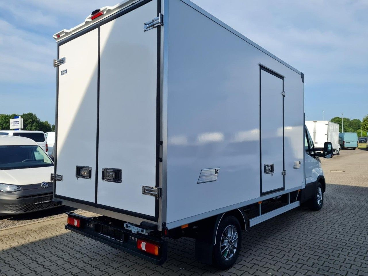 Iveco 35S 18 3.0 Koffer Hi Matic LM KLIMA KAMERA Navig - Furgoneta caja cerrada: foto 4 Iveco 35S 18 3.0 Koffer Hi Matic LM KLIMA KAMERA Navig - Furgoneta caja cerrada: foto 4
