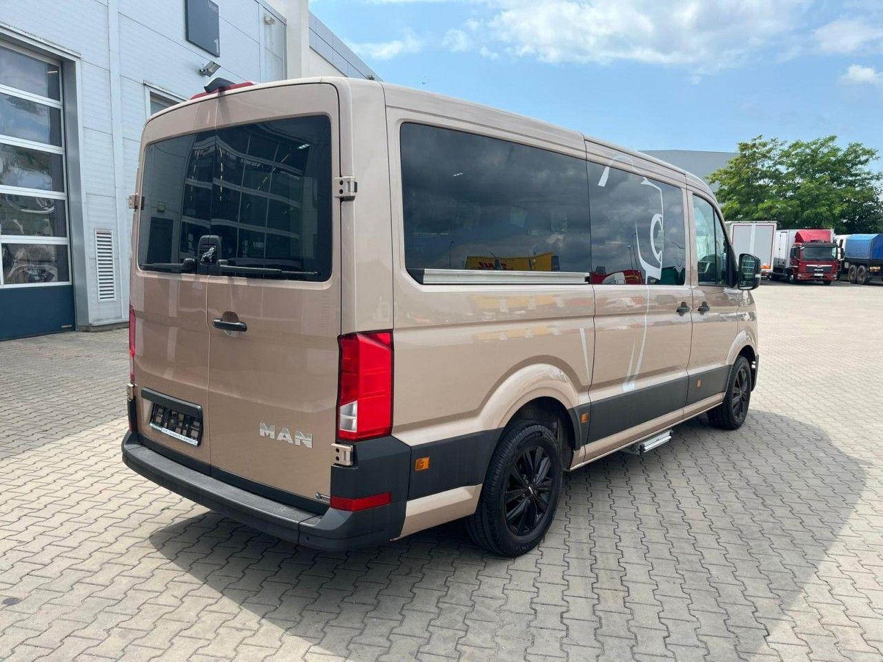MAN TGE 3.180 TDi Kombi 9 Sitzer LED LM KAMERA Sonde - Furgoneta de pasajeros: foto 4 MAN TGE 3.180 TDi Kombi 9 Sitzer LED LM KAMERA Sonde - Furgoneta de pasajeros: foto 4