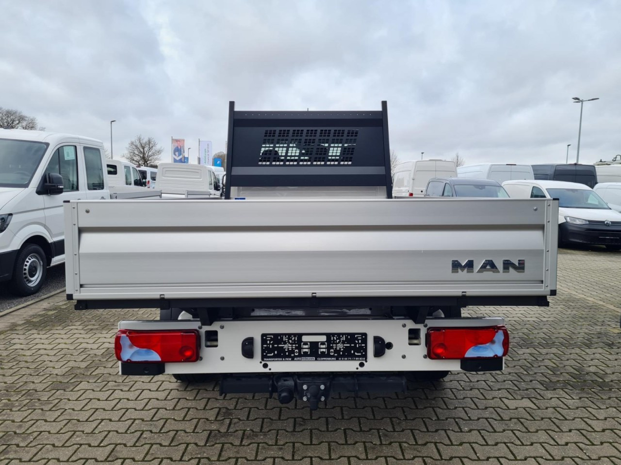 Man TGE 3.140 Pritsche MR AHK KAMERA NAVI PDC TEMPOMAT - Furgoneta caja abierta: foto 5 Man TGE 3.140 Pritsche MR AHK KAMERA NAVI PDC TEMPOMAT - Furgoneta caja abierta: foto 5