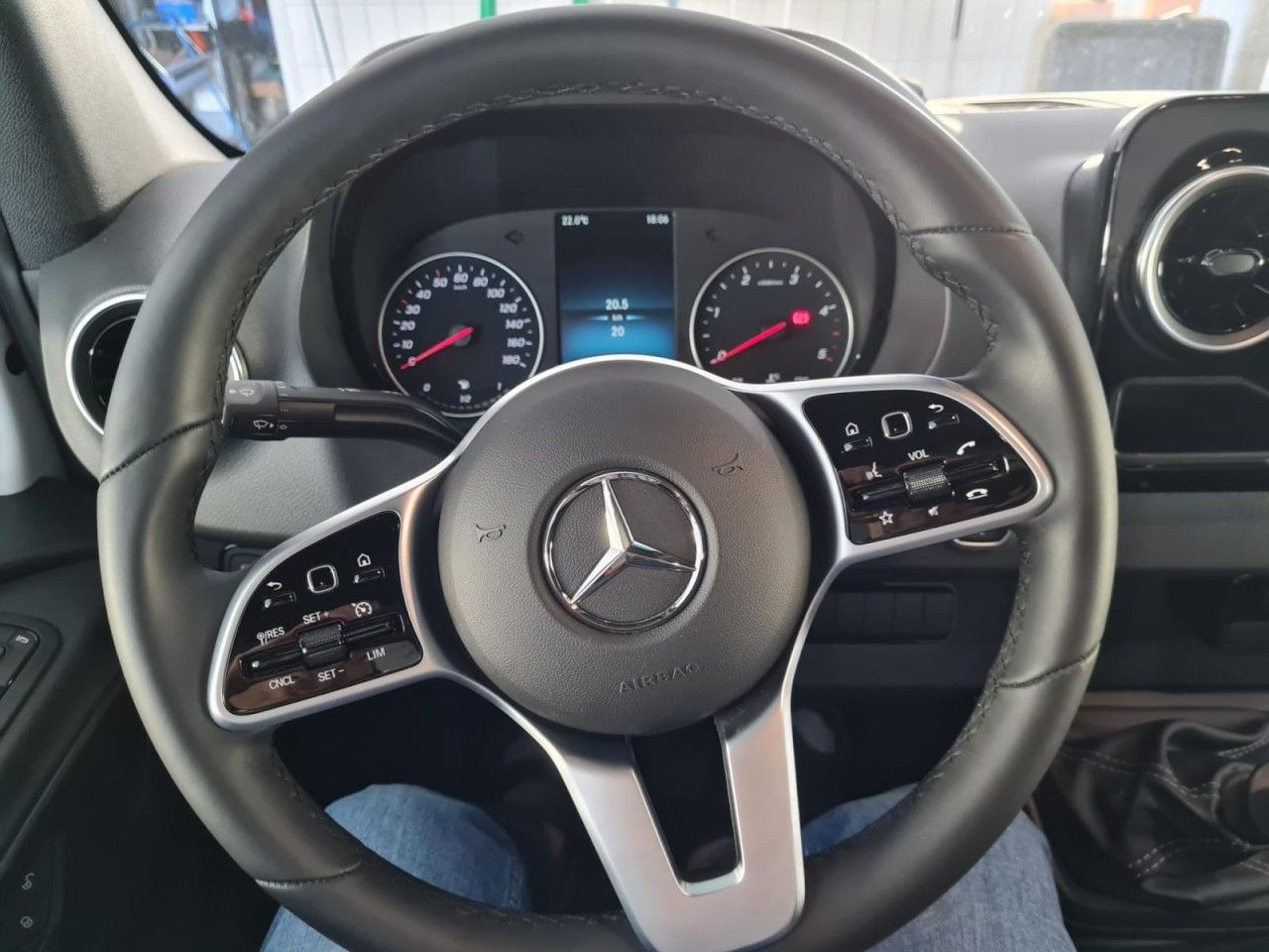 Mercedes-Benz Sprinter 317 CDI 3 Seiten kipper RWD AHK LED NAV - Furgoneta basculante: foto 4 Mercedes-Benz Sprinter 317 CDI 3 Seiten kipper RWD AHK LED NAV - Furgoneta basculante: foto 4