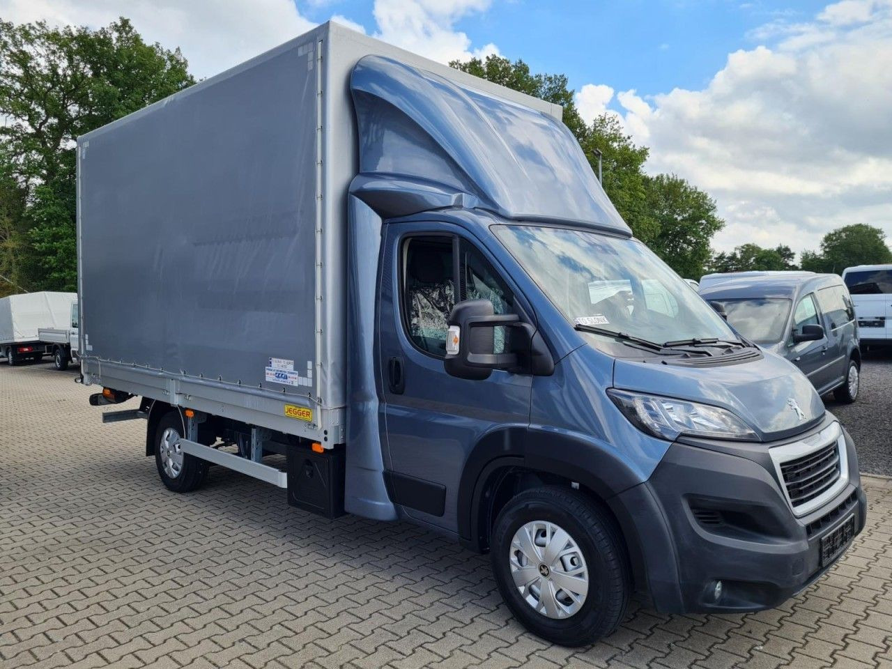 Peugeot Boxer Pritsche Schiebe Plane 2.2 HDi LBW - Furgoneta con lona: foto 3 Peugeot Boxer Pritsche Schiebe Plane 2.2 HDi LBW - Furgoneta con lona: foto 3