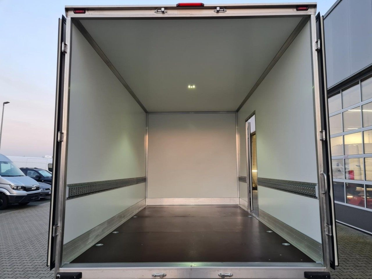 Leasing para  Renault Master 3.5t Möbel Koffer KLIMA LUFTFEDERUNG TEMP Renault Master 3.5t Möbel Koffer KLIMA LUFTFEDERUNG TEMP: foto 26