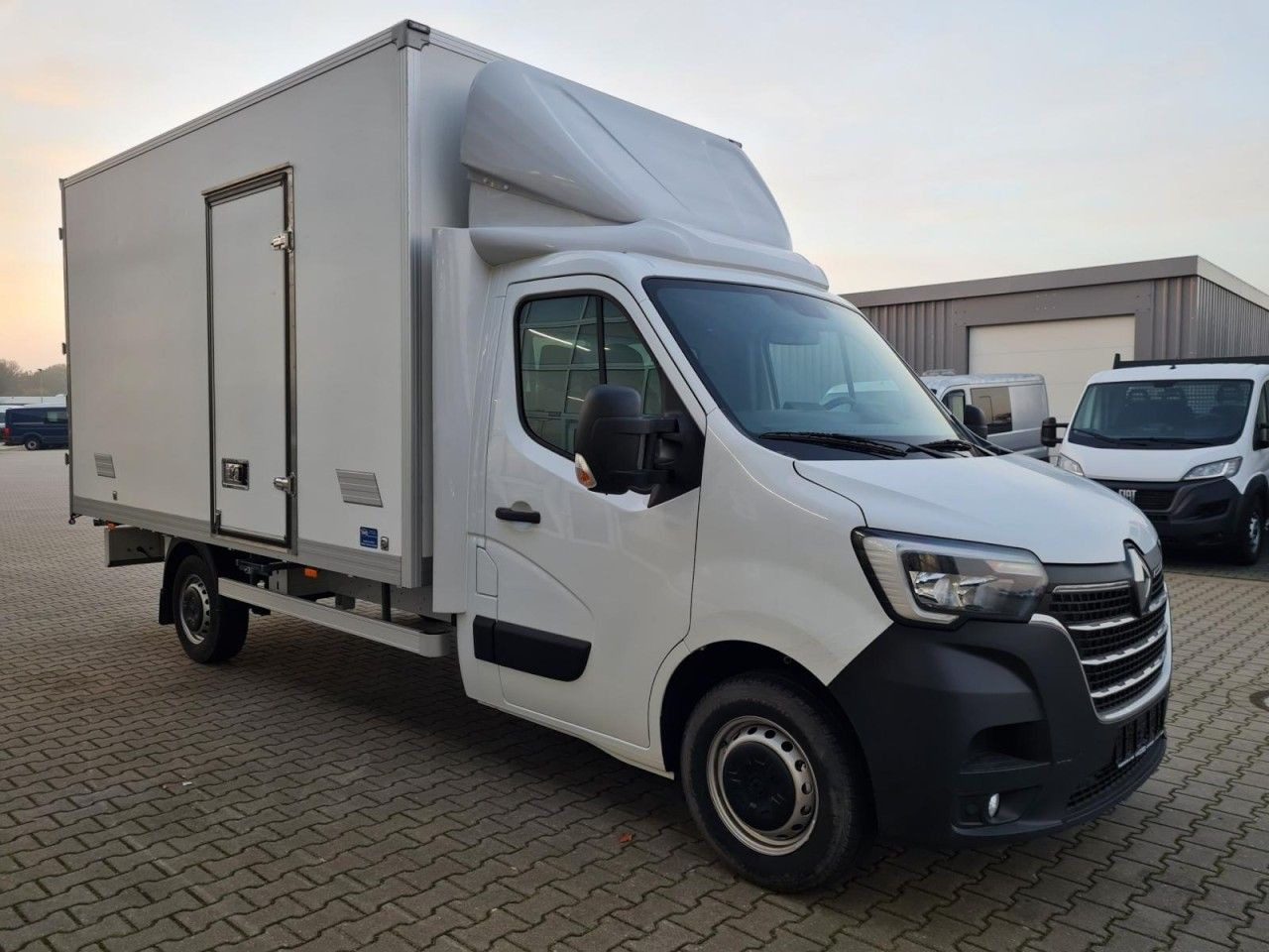 Renault Master 3.5t Möbel Koffer KLIMA LUFTFEDERUNG TEMP - Furgoneta caja cerrada: foto 3 Renault Master 3.5t Möbel Koffer KLIMA LUFTFEDERUNG TEMP - Furgoneta caja cerrada: foto 3