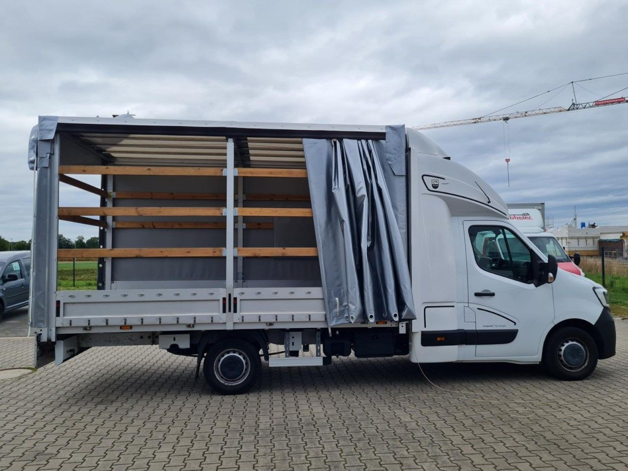 Renault Master 3,5t Pritsche Plane Schlafkab. dCi 165 KL - Furgoneta con lona: foto 4 Renault Master 3,5t Pritsche Plane Schlafkab. dCi 165 KL - Furgoneta con lona: foto 4