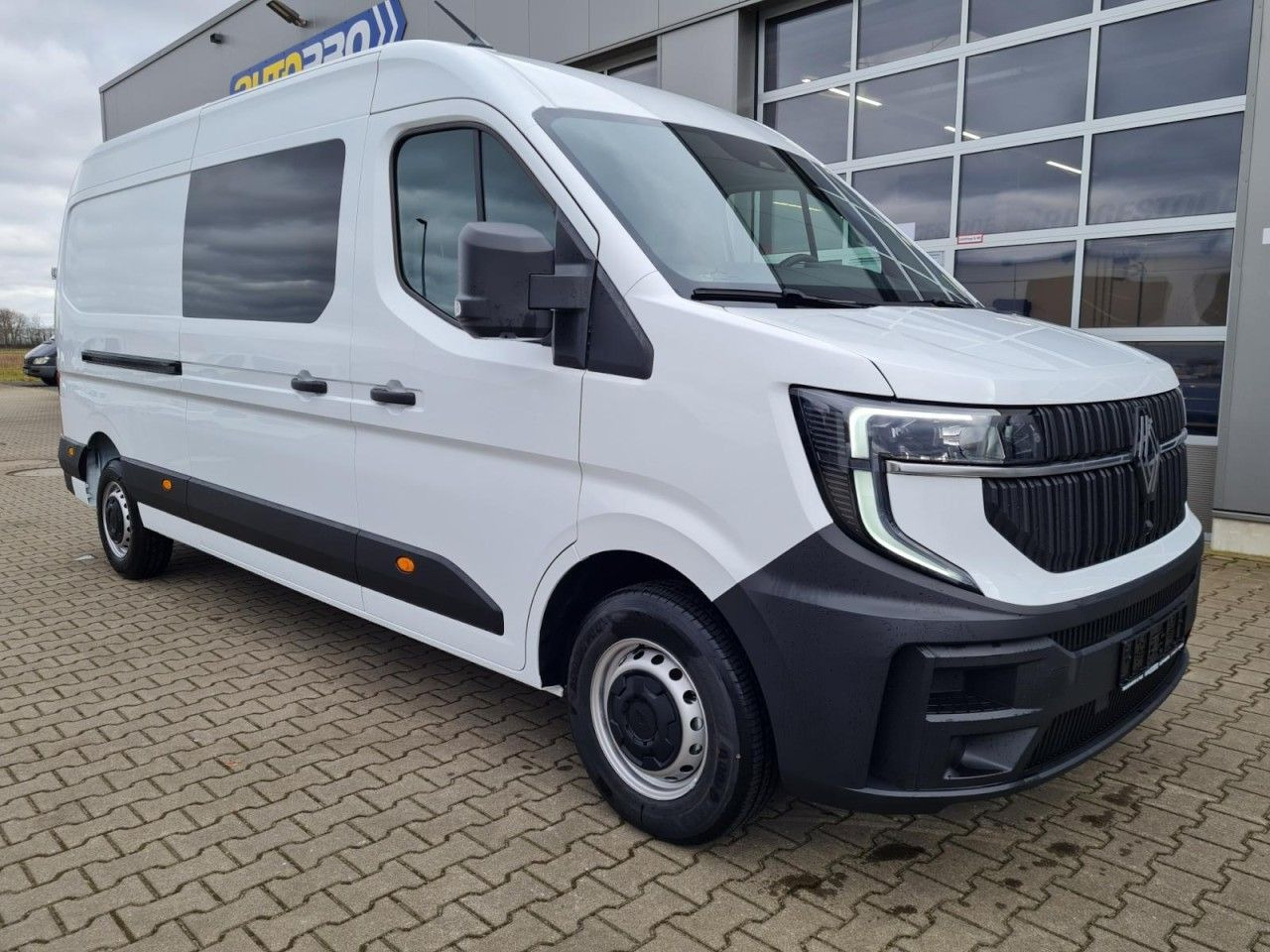 Renault Master 35 Kasten L3 Doka 7-Sitze KLIMA TEMPOMAT - Furgón, Furgoneta combi: foto 3 Renault Master 35 Kasten L3 Doka 7-Sitze KLIMA TEMPOMAT - Furgón, Furgoneta combi: foto 3
