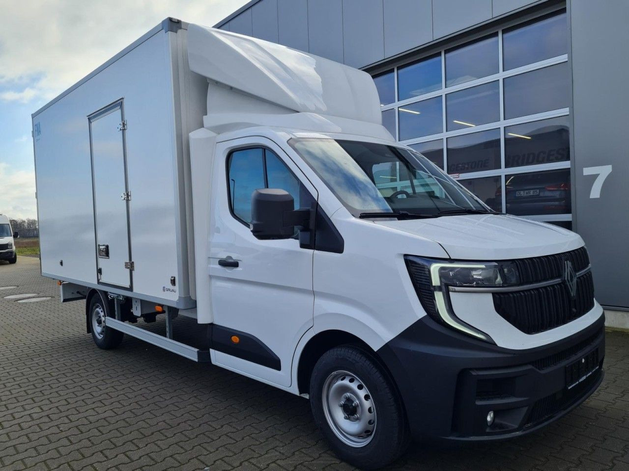 Renault Master 35 New Möbel Koffer KLIMA KAMERA TEMPOMAT - Furgoneta caja cerrada: foto 4 Renault Master 35 New Möbel Koffer KLIMA KAMERA TEMPOMAT - Furgoneta caja cerrada: foto 4