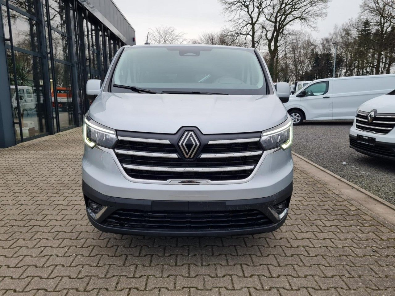 Renault Trafic Kombi 9-Sitze L2 Grand Equilibre KLIMA TE - Coche: foto 2 Renault Trafic Kombi 9-Sitze L2 Grand Equilibre KLIMA TE - Coche: foto 2