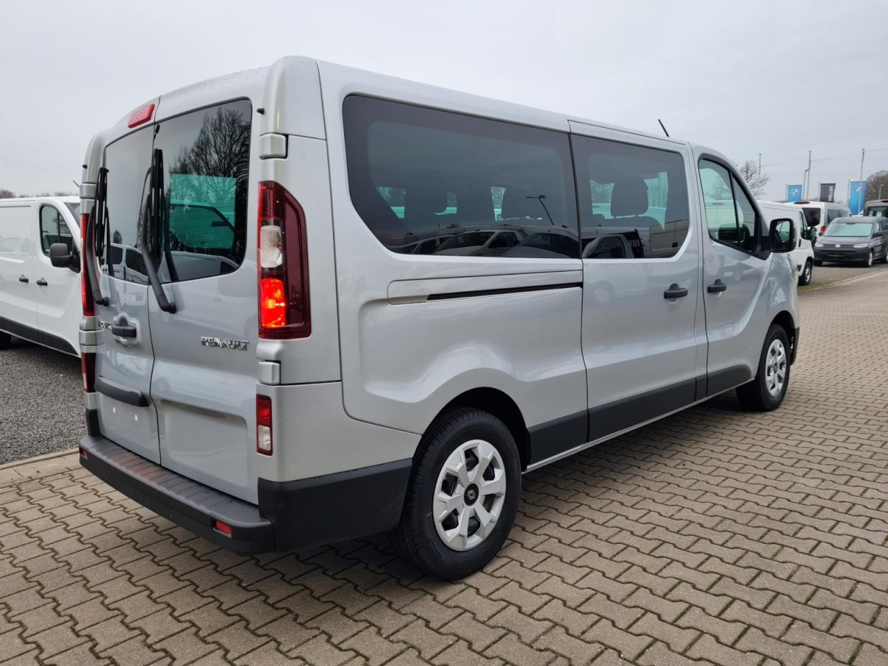Renault Trafic Kombi 9-Sitze L2 Grand Equilibre KLIMA TEMPOMAT - Furgoneta combi: foto 5 Renault Trafic Kombi 9-Sitze L2 Grand Equilibre KLIMA TEMPOMAT - Furgoneta combi: foto 5