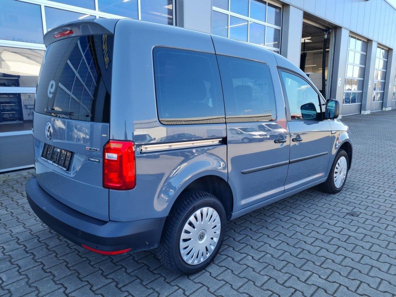 Volkswagen Caddy 4Motion TDi Kombi 5-Sitze TEMPO STHZ REGAL - Coche: foto 5 Volkswagen Caddy 4Motion TDi Kombi 5-Sitze TEMPO STHZ REGAL - Coche: foto 5