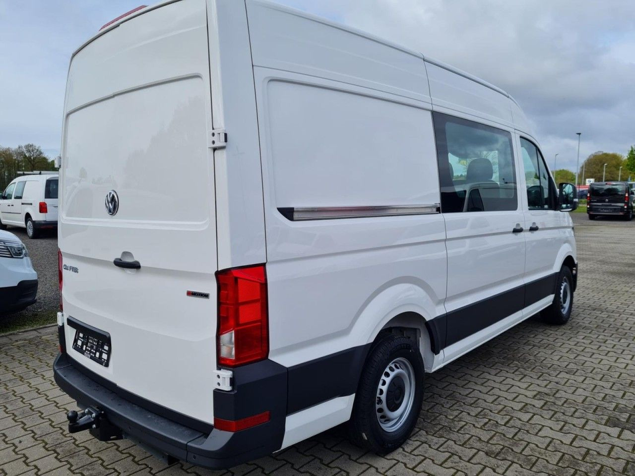 Volkswagen Crafter 35 Kasten 4motion MR Doka 6-Sitze AHK TE - Furgón, Furgoneta combi: foto 4 Volkswagen Crafter 35 Kasten 4motion MR Doka 6-Sitze AHK TE - Furgón, Furgoneta combi: foto 4