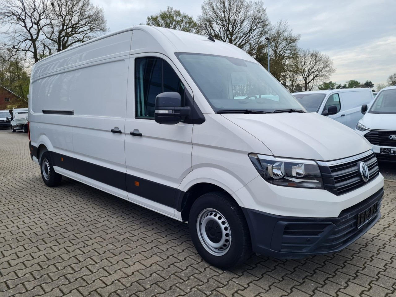 Volkswagen Crafter 35 Kasten lang L4H3 KLIMA NAVI_APP HOLZBODEN - Furgón: foto 3 Volkswagen Crafter 35 Kasten lang L4H3 KLIMA NAVI_APP HOLZBODEN - Furgón: foto 3