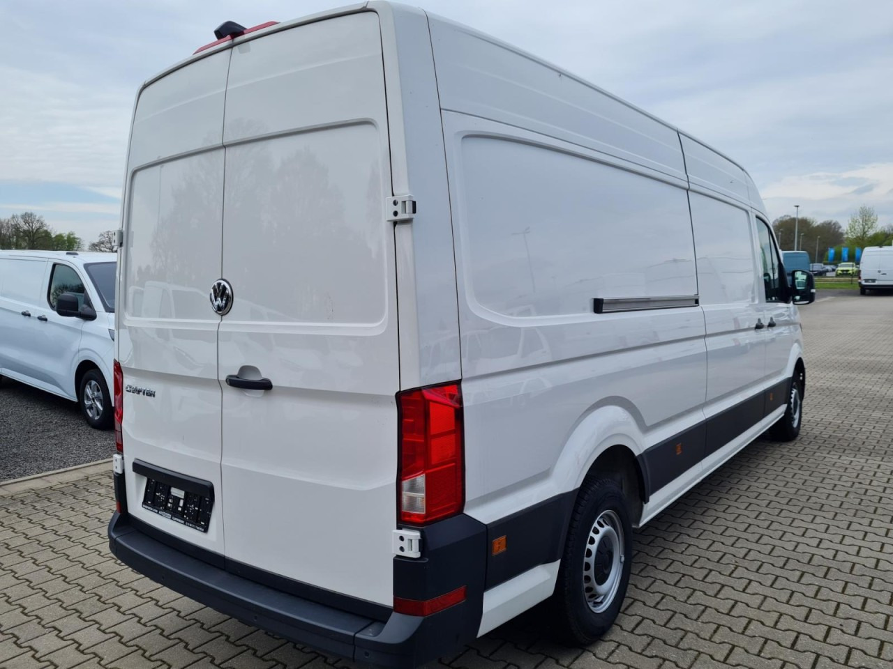 Volkswagen Crafter 35 Kasten lang L4H3 KLIMA NAVI_APP HOLZBODEN - Furgón: foto 4 Volkswagen Crafter 35 Kasten lang L4H3 KLIMA NAVI_APP HOLZBODEN - Furgón: foto 4