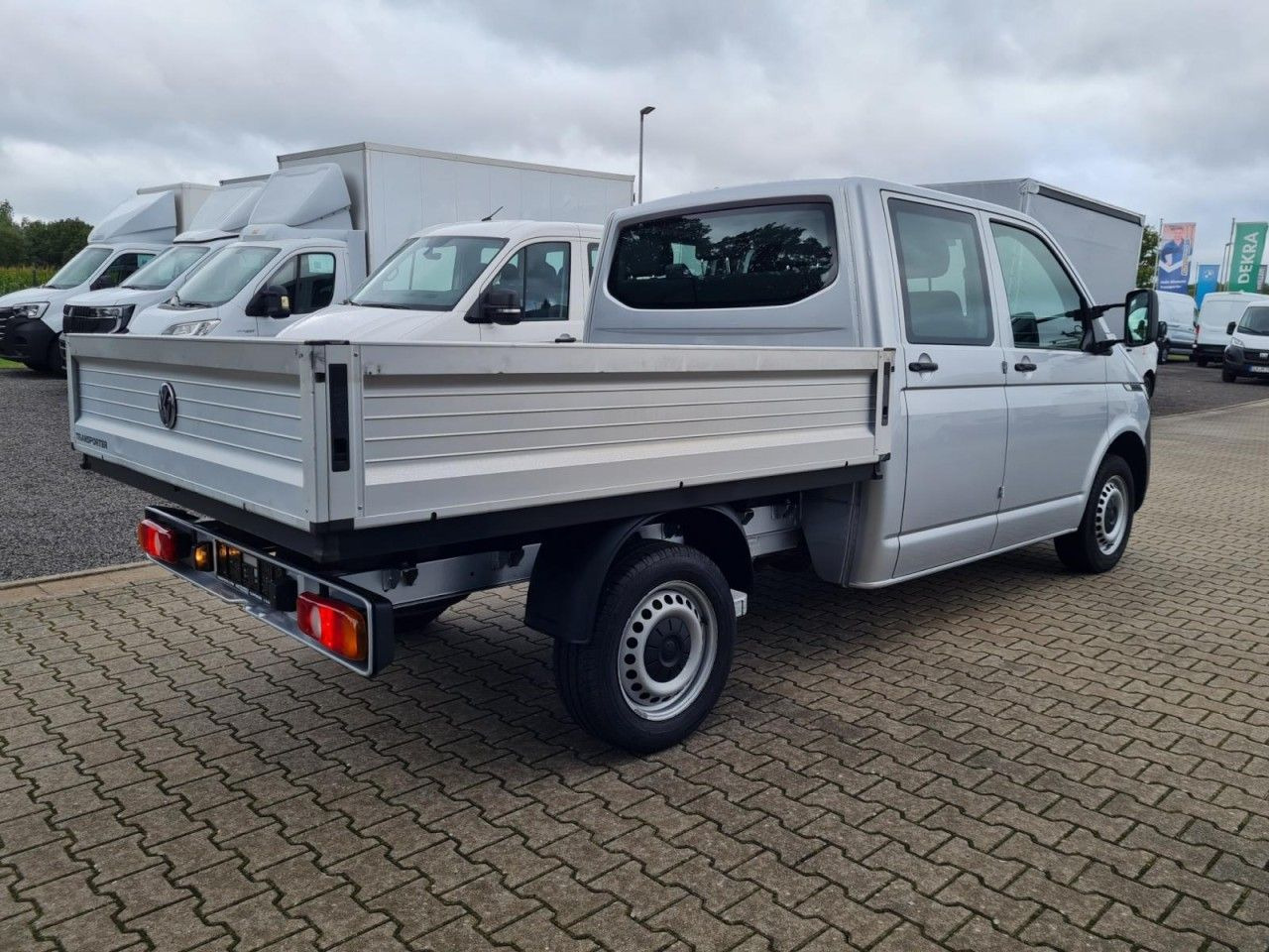 Volkswagen T6.1 Doka Pritsche Plane 6-Sitze Klima Komfort - Furgoneta con lona, Furgoneta combi: foto 4 Volkswagen T6.1 Doka Pritsche Plane 6-Sitze Klima Komfort - Furgoneta con lona, Furgoneta combi: foto 4